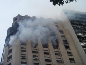 Depois de incêndios, Crea e bombeiros vão vistoriar prédios comerciais e públicos no Rio Depois de incêndios, Crea e bombeiros vão vistoriar prédios comerciais e públicos no Rio