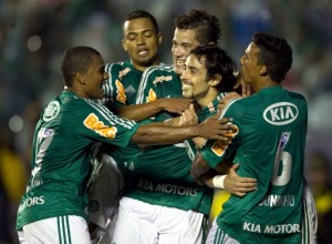 Copa do Brasil: Palmeiras vence o primeiro jogo da final contra o Coritiba Copa do Brasil: Palmeiras vence o primeiro jogo da final contra o Coritiba