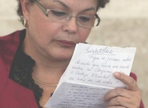 Bilhetes no Planalto: Dilma cobra de ministras atos sobre o Código Florestal Bilhetes no Planalto: Dilma cobra de ministras atos sobre o Código Florestal