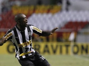 Seedorf marca mais uma vez e Botafogo vence no Engenhão Seedorf marca mais uma vez e Botafogo vence no Engenhão
