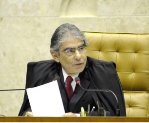 Com voto de Ayres Britto, João Paulo Cunha é considerado culpado também do crime de lavagem de dinheiro Com voto de Ayres Britto, João Paulo Cunha é considerado culpado também do crime de lavagem de dinheiro