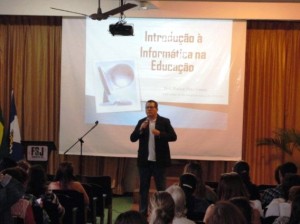 Curso de capacitação para professores no Município de Itaperuna Curso de capacitação para professores no Município de Itaperuna