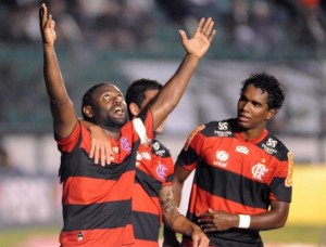 Muito aplicado em campo, Flamengo venceu o Figueirense por 2 a 0 com gols de Vagner Love Muito aplicado em campo, Flamengo venceu o Figueirense por 2 a 0 com gols de Vagner Love