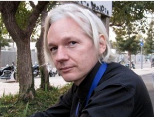 Equador ameaça recorrer ao Tribunal de Haia para garantir que Assange seja beneficiado por asilo político Equador ameaça recorrer ao Tribunal de Haia para garantir que Assange seja beneficiado por asilo político