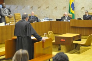 Julgamento do mensalão entra na etapa final de apresentação da defesa Julgamento do mensalão entra na etapa final de apresentação da defesa