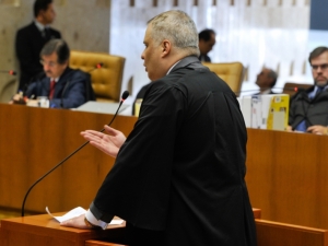 Valdemar Costa Neto recebeu dinheiro do PT para pagar dívidas da campanha de 2002, admite advogado