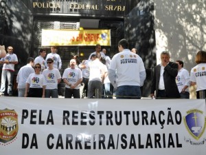 Greve da PF suspende emissão de passaporte no Rio de Janeiro Greve da PF suspende emissão de passaporte no Rio de Janeiro
