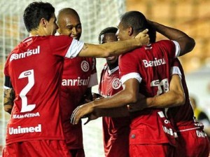 Palmeiras em crise perde para o Internacional que chega no G4 Palmeiras em crise perde para o Internacional que chega no G4