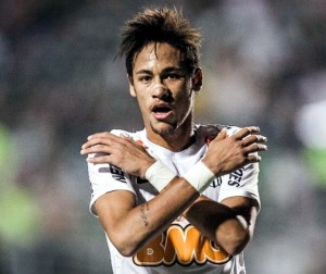 Com gols de Neymar Santos vira contra o Palmeiras no Pacaembu Com gols de Neymar Santos vira contra o Palmeiras no Pacaembu