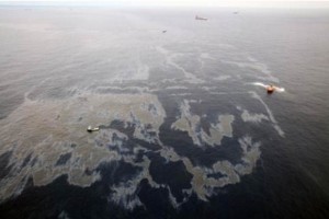 Chevron paga multa de R$ 35 milhões aplicada pela ANP por vazamento de óleo na Bacia de Campos Chevron paga multa de R$ 35 milhões aplicada pela ANP por vazamento de óleo na Bacia de Campos