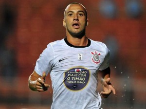 No Pacaembu o Corinthians vence o Grêmio por 3 x 1 pelo Brasileirão No Pacaembu o Corinthians vence o Grêmio por 3 x 1 pelo Brasileirão