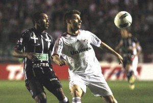 Fluminense fica no 2 a 2 com Figueirense e mantém a segunda colocação Fluminense fica no 2 a 2 com Figueirense e mantém a segunda colocação