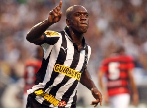 Botafogo goleia com facilidade o Atlético-GO e chega à sexta posição do Brasileiro Botafogo goleia com facilidade o Atlético-GO e chega à sexta posição do Brasileiro