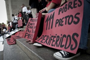 Ato no centro da cidade de São Paulo lembra os 20 anos do Massacre do Carandiru Ato no centro da cidade de São Paulo lembra os 20 anos do Massacre do Carandiru