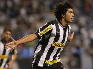 Com bela atuação, Botafogo vence a Portuguesa e chega a 54 pontos no Brasileirão Com bela atuação, Botafogo vence a Portuguesa e chega a 54 pontos no Brasileirão