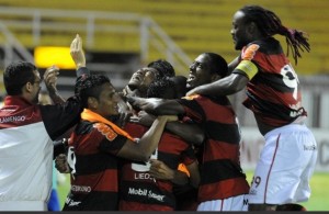 Flamengo vence o Figueirense em Volta Redonda e afasta do Z-4 Flamengo vence o Figueirense em Volta Redonda e afasta do Z-4