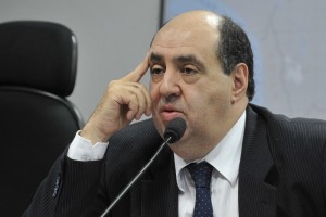 O presidente da Anatel, João Batista de Rezende, fala sobre as medidas adotadas