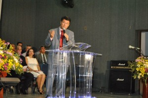 Pr. Isaac Pimentel foi o mensageiro da daquela noite na PIB em Itaperuna