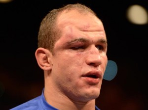 Junior "Cigano" dos Santos usa a rede social para pedir desculpas pela derrota