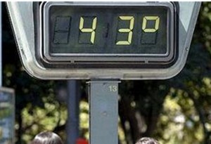 Termômetros subiram e a temperatura registra recorde de calor no Rio de Janeiro