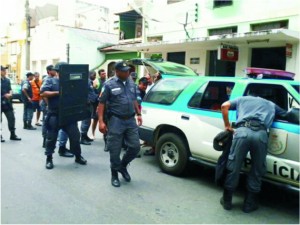 Homem invade estabelecimento comercial de ex-mulher e atira contra ela em Santo Antônio de Pádua Homem invade estabelecimento comercial de ex-mulher e atira contra ela em Santo Antônio de Pádua