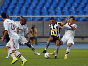 Botafogo e Fluminense empatam no Engenhão no primeiro clássico do Carioca Botafogo e Fluminense empatam no Engenhão no primeiro clássico do Carioca