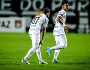Santos goleia Barueri por 4 a 0 em amistoso de apresentação do elenco para temporada 2013