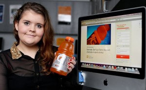 Adolescente faz manifesto e consegue tirar componente da fórmula da bebida isotônica Gatorade Adolescente faz manifesto e consegue tirar componente da fórmula da bebida isotônica Gatorade