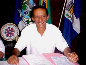 Sérgio Nunes assume a Secretaria de Saúde de Itaperuna no lugar de Elias Daruis Sérgio Nunes assume a Secretaria de Saúde de Itaperuna no lugar de Elias Daruis