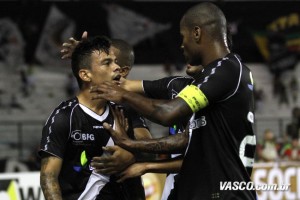 Vasco vence o Macaé de virada em São Januário