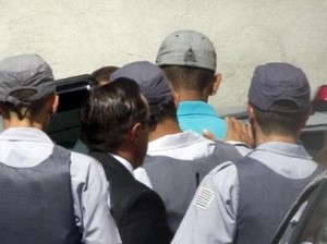 Adolescente que diz ser autor de disparo em estádio da Bolívia depõe em São Paulo Adolescente que diz ser autor de disparo em estádio da Bolívia depõe em São Paulo