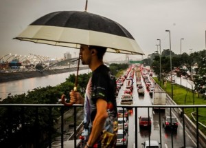 Tempo deve permanecer chuvoso na maior parte do país até o último dia de Carnaval