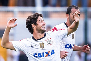Com gol de Pato na estreia, Corinthians da show e vence Oeste por 5 a 0