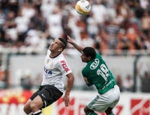 Corinthians e Palmeiras empatam em clássico pelo Paulistão