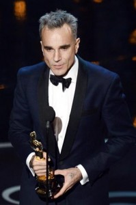 Daniel Day-Lewis ganha o Oscar de melhor ator Daniel Day-Lewis ganha o Oscar de melhor ator
