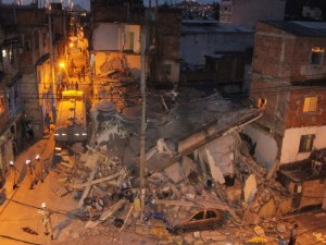 Três pessoas ficam feridas em desabamento de prédio no Rio de Janeiro Três pessoas ficam feridas em desabamento de prédio no Rio de Janeiro