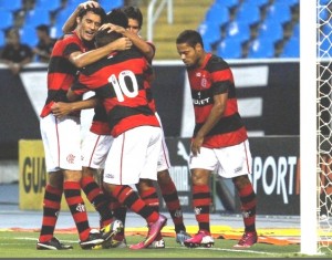 Flamengo vence o Botafogo, garante vaga e vantagem na semifinal da Taça Guanabara