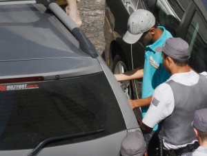 Adolescente que acendeu sinalizador em Oruro recebe ameaças por ter 'prejudicado' o Corinthians na Libertadores Adolescente que acendeu sinalizador em Oruro recebe ameaças por ter 'prejudicado' o Corinthians na Libertadores