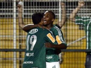 Palmeiras vence o Sporting Cristal-PER no Pacaembu: 2 x 1