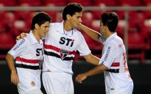 São Paulo joga mal contra Ituano, mas Ganso ajuda na vitória
