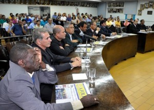 Vereadores realizam sessão e elegem comissões para a Câmara de Itaperuna