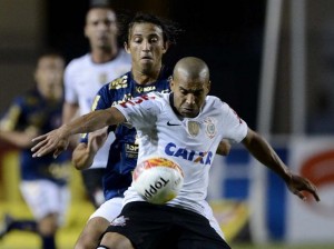 Corinthians e Penapolense ficam apenas no empate no Pacaembu