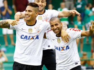 Corinthians vence Guarani por 1 a 0 pelo Paulistão, sob forte chuva