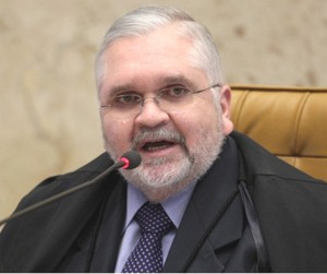 Procurador-geral da República quer prisão de condenados no processo do Mensalão