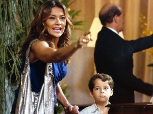 Lucimar não se intimida e diz poucas e boas para Lívia (Foto: Salve Jorge/TV Globo) Lucimar não se intimida e diz poucas e boas para Lívia (Foto: Salve Jorge/TV Globo)