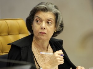 Nova Lei dos Royalties é suspensa por ministra do STF
