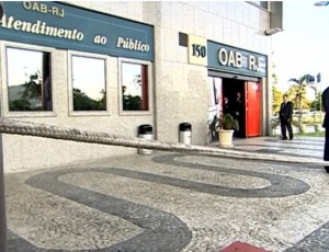 Bomba explode na sede da OAB do Rio e prédio é evacuado