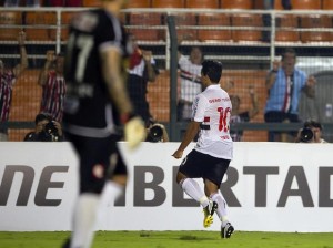São Paulo sai na frente, mas empata com o Arsenal no Pacaembu
