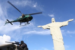 Policiais fazem treinamento no Corcovado como preparação para grandes eventos no Rio Policiais fazem treinamento no Corcovado como preparação para grandes eventos no Rio