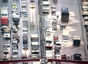 Chuva forte deixa Rio de Janeiro em estágio de atenção nesta terça-feira (02/04)